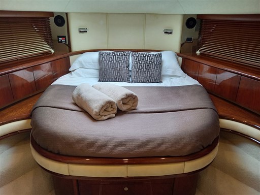 master-cabin-berth
