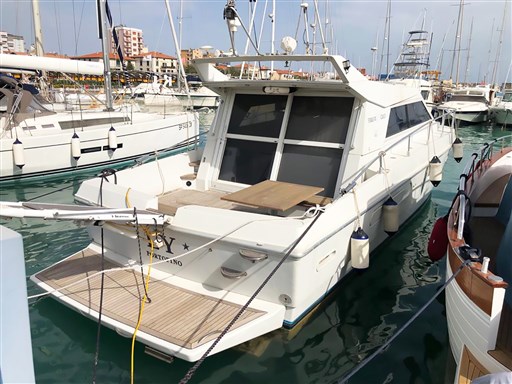Ferretti Yachts Altura 40 Roadstar