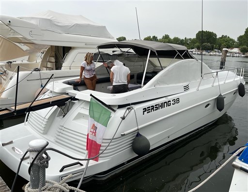 Pershing 38