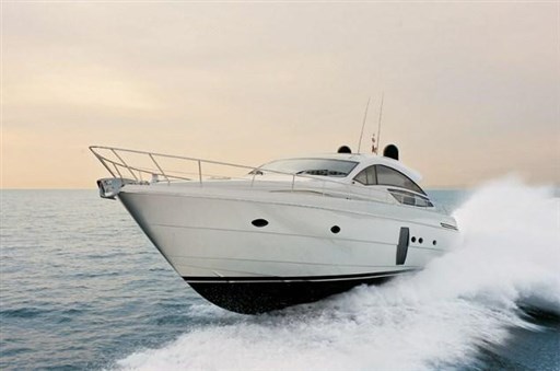 Pershing 64'