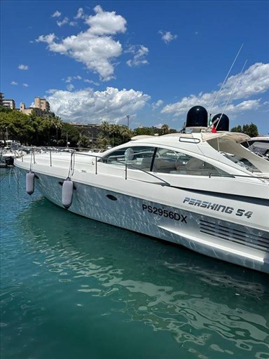 Pershing 54'