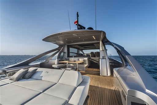 Pershing_7X_Cruising-0007_43059