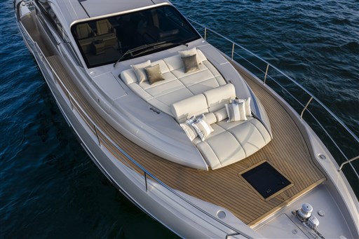 Pershing_7X_Cruising-0004_43056