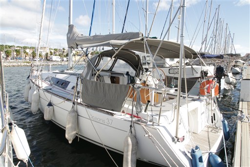 Beneteau Oceanis 37