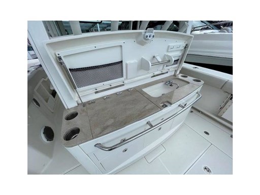 boston-whaler-380-outrage-29151110222967505166565765524568x