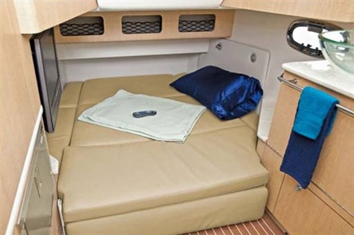 boston-whaler-380-outrage-30368080211050696668546656704566x