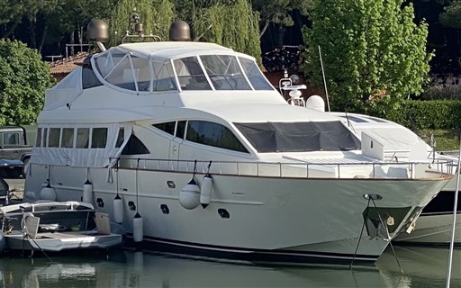 Cantieri Navali Falcon Falcon 80