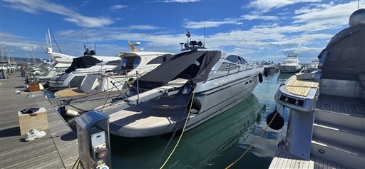Pershing 52'