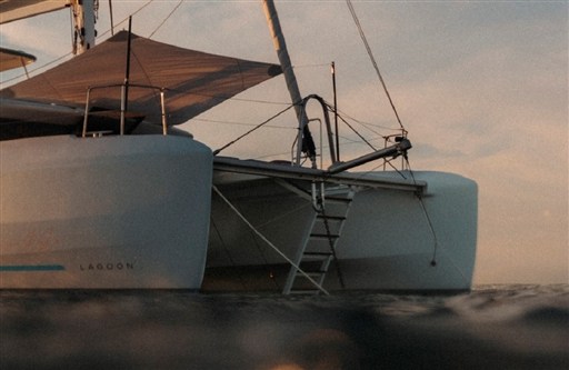 catamaran-lagoon-51-iconic-slider-01_0.jpg