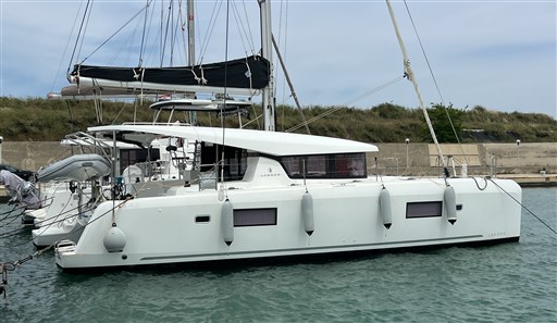 Lagoon 42