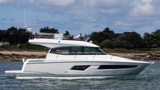 Prestige 420 Flybridge Line
