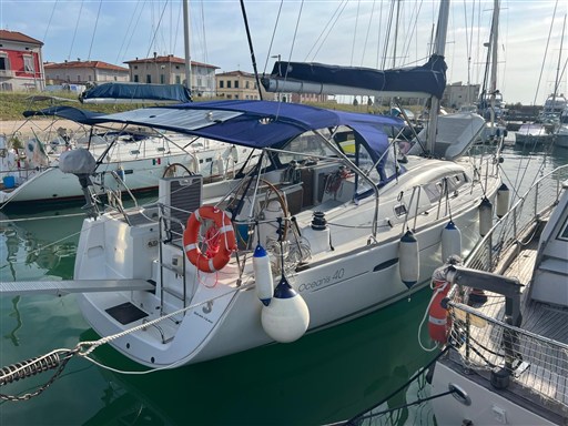 BENETEAU OCEANIS 40 2010 RYB (14)