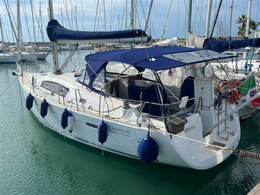 BENETEAU OCEANIS 40 2010 RYB (18)