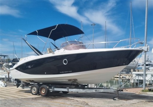 Sessa Marine Key Largo 27