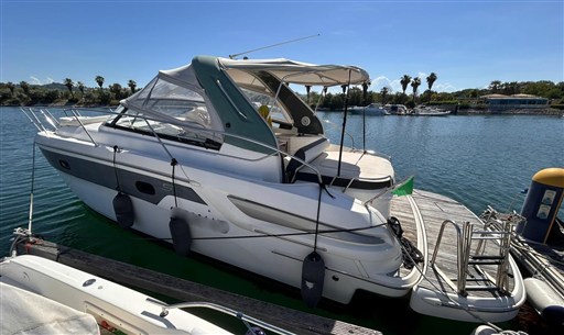 Bavaria S 32