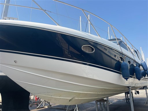 Princess Yachts V 42