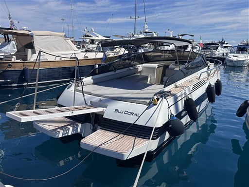 Pershing 33