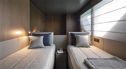 25_BMF5628 cabin guest