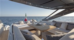 09_BMF6215 cockpit lounge