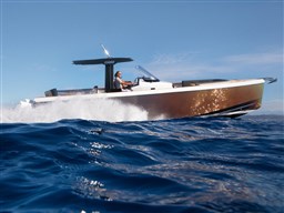 Fjord_38_xpress_Exterior_002-0765