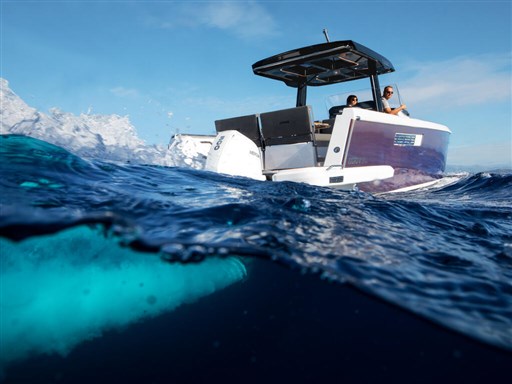 Fjord_38_xpress_Exterior_009-1845