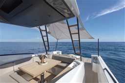 31_BMF7829 cockpit lounge