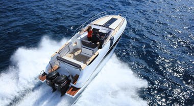 Flyer 8.8 Sundeck