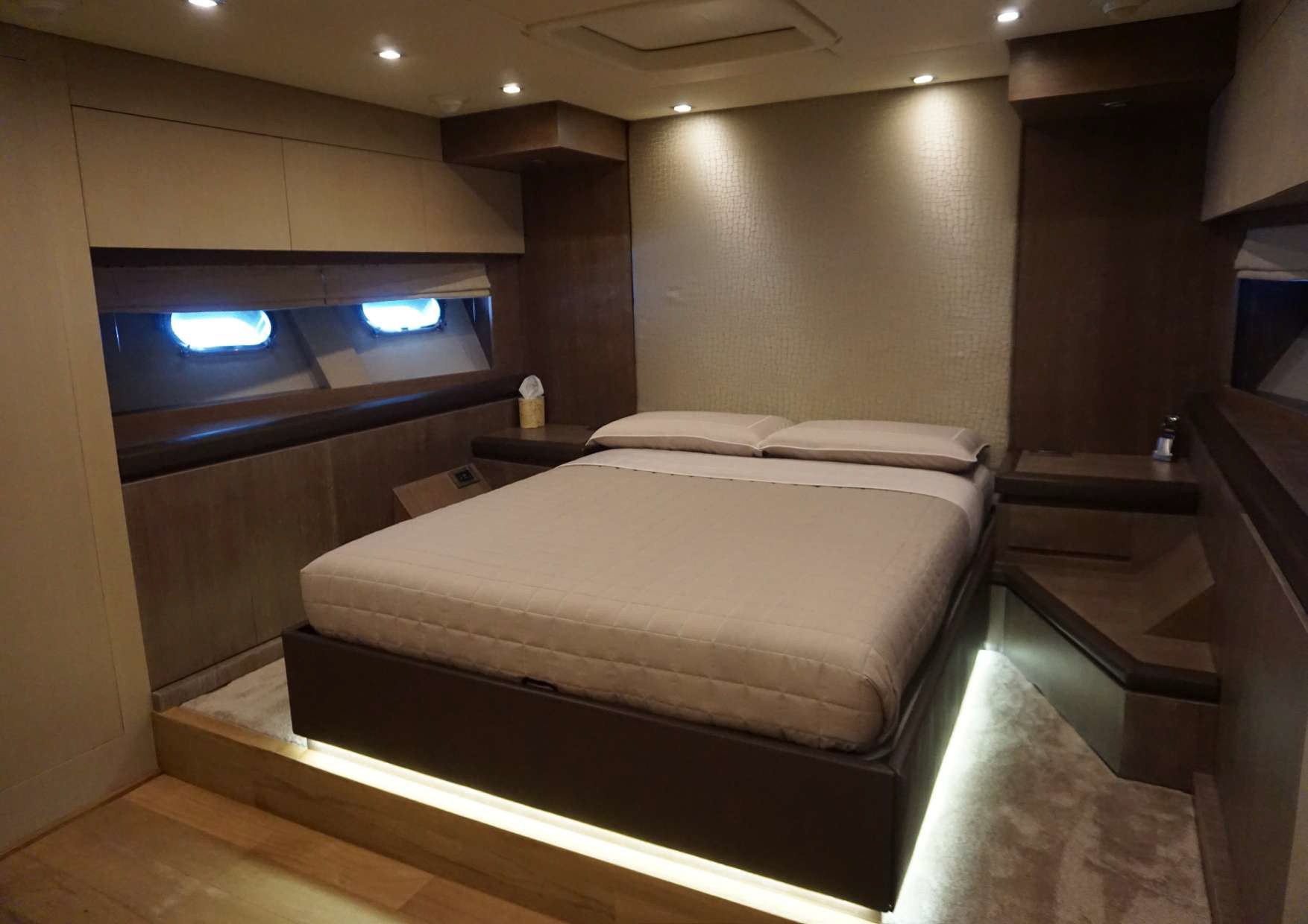 Arno Leopard 24 - Charter Pontine