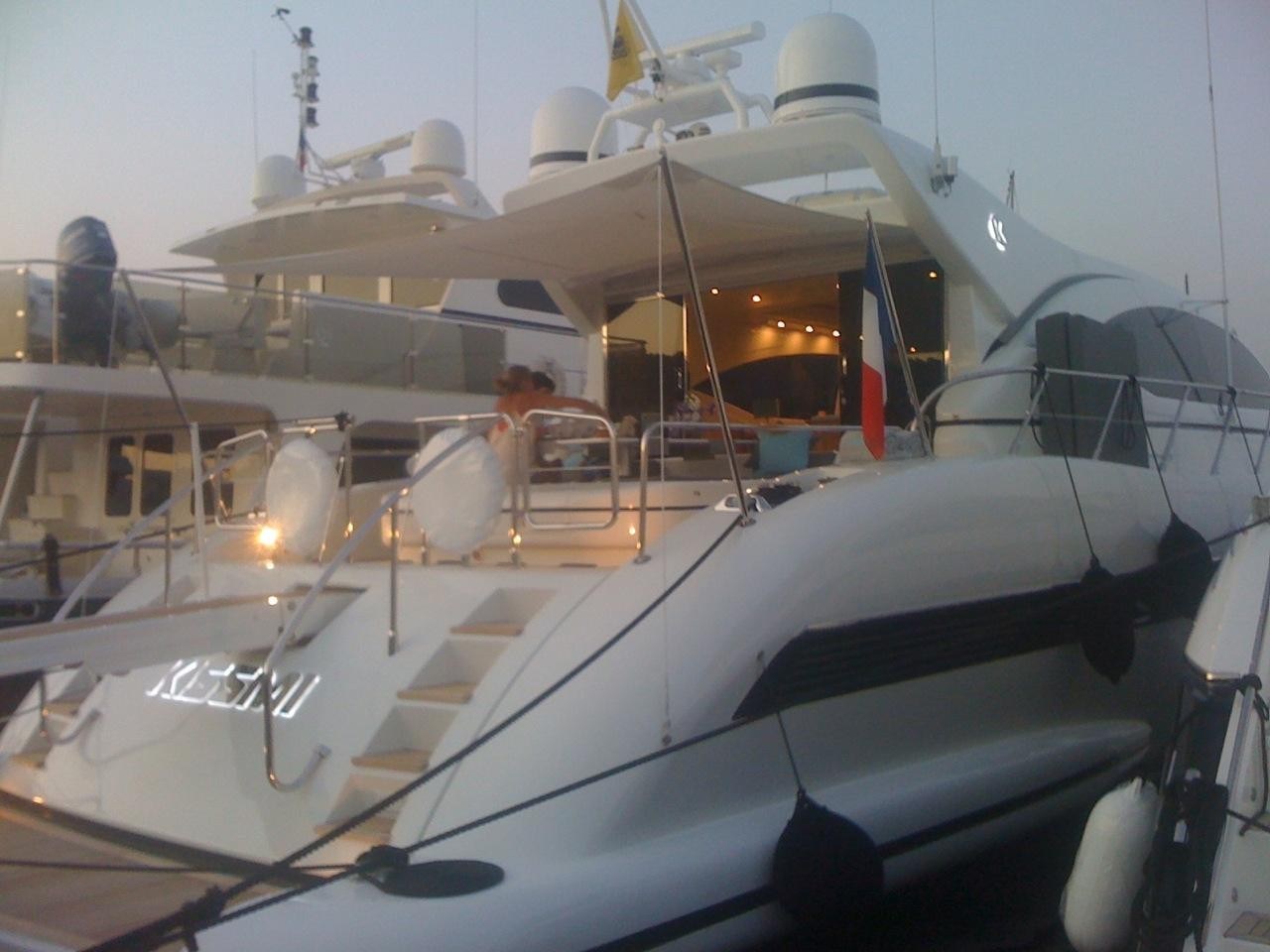 Overmarine Mangusta 72 - Charter Pontine