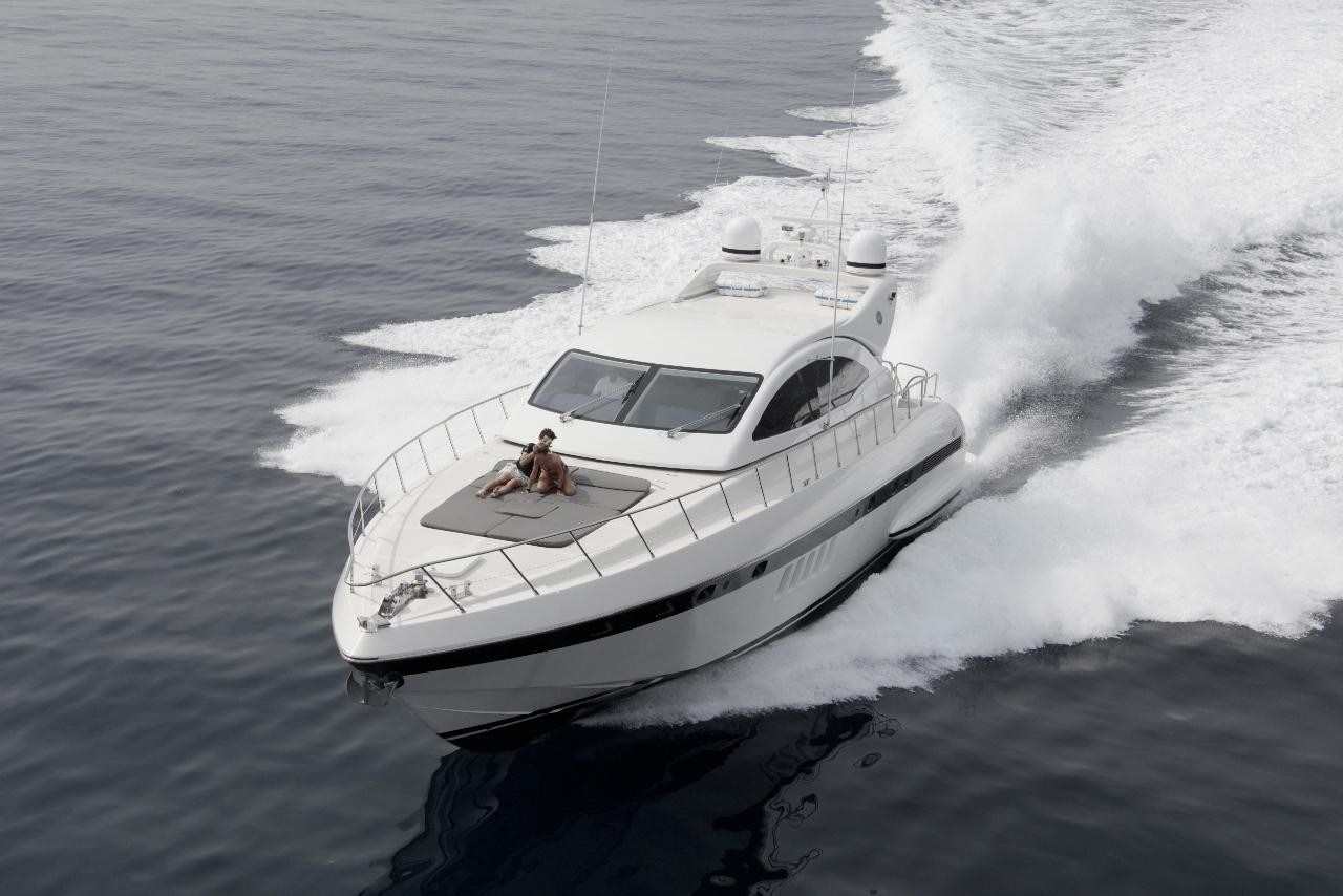 Overmarine Mangusta 72 - Charter Pontine