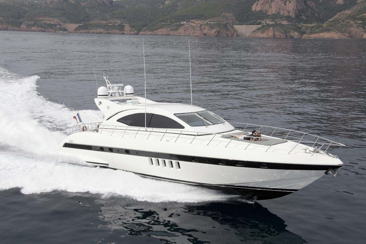 Overmarine Mangusta 72 - Charter Pontine