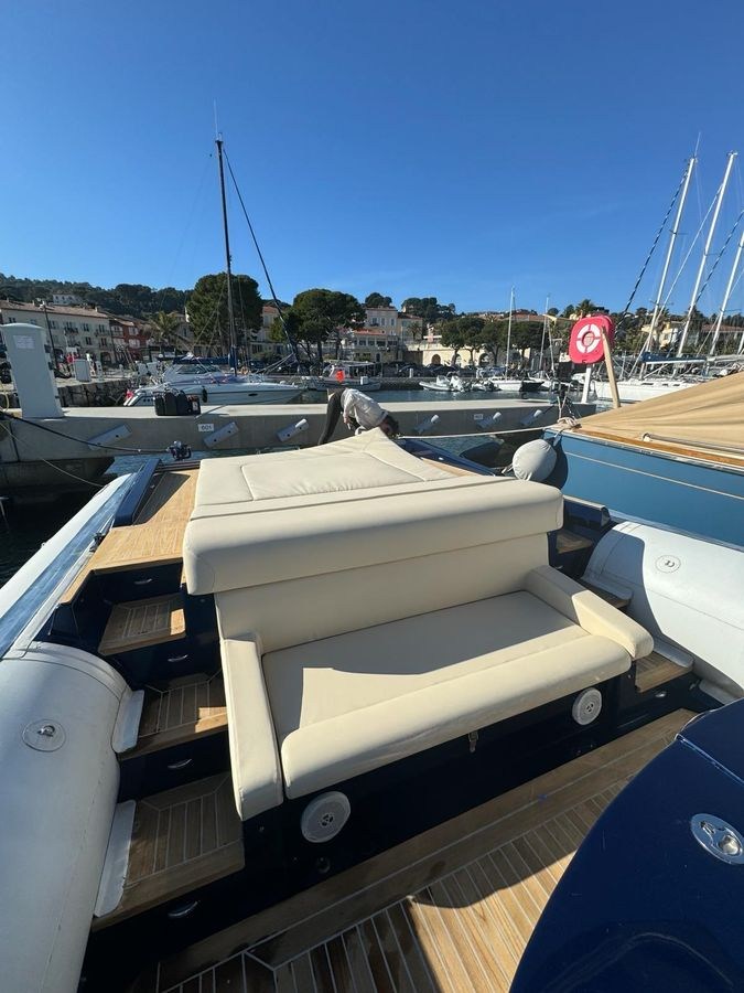 Sea Water Convertible 430