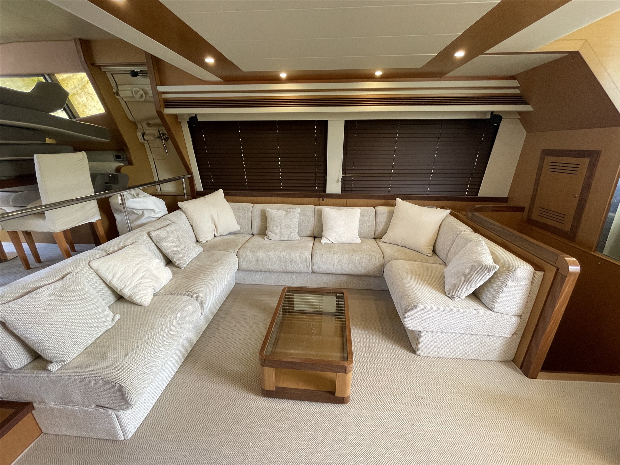 Ferretti Yachts Altura 690