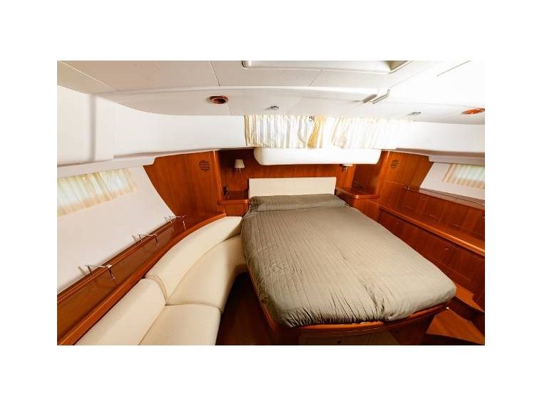 Beneteau 57