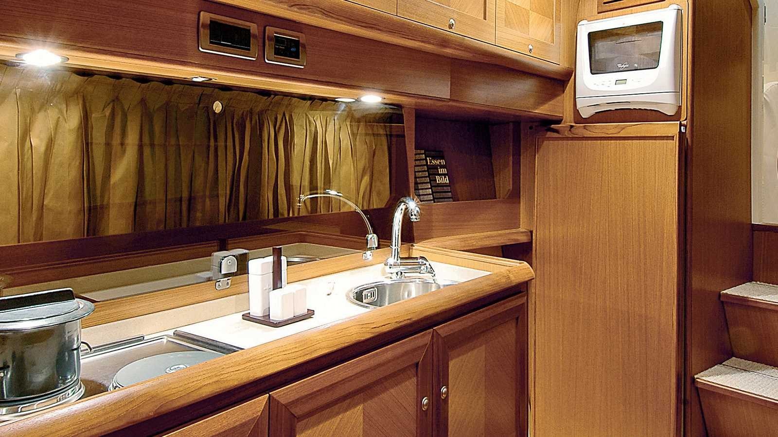 Mochi Craft Dolphin 44