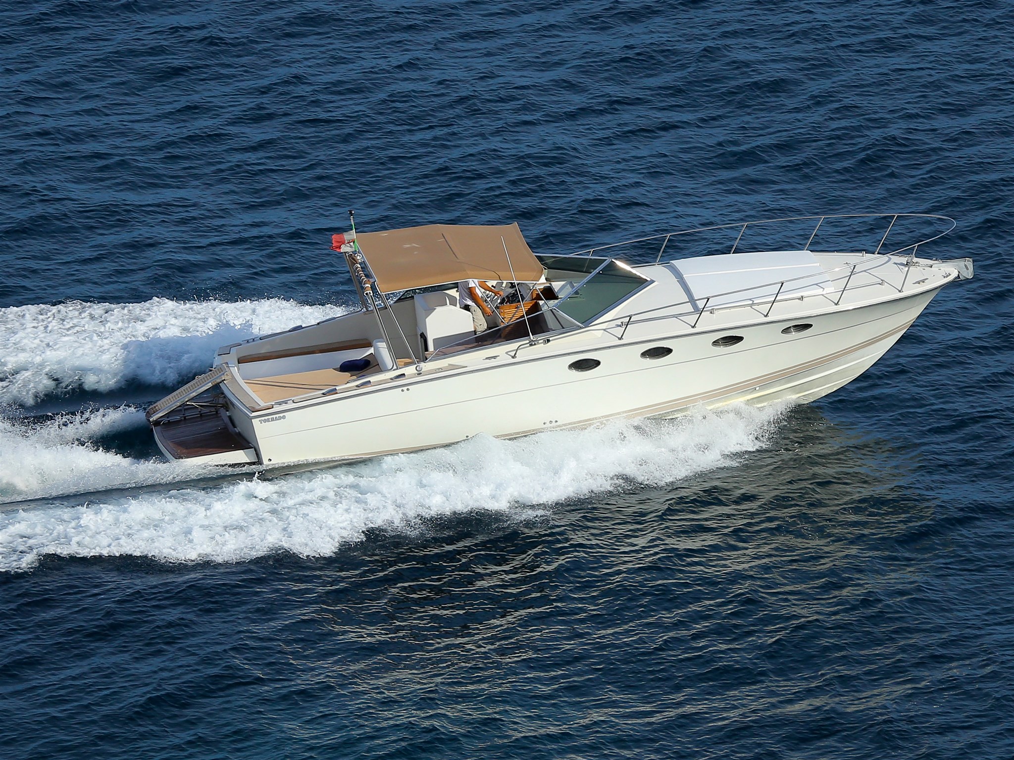 Tornado 38 (natante)
