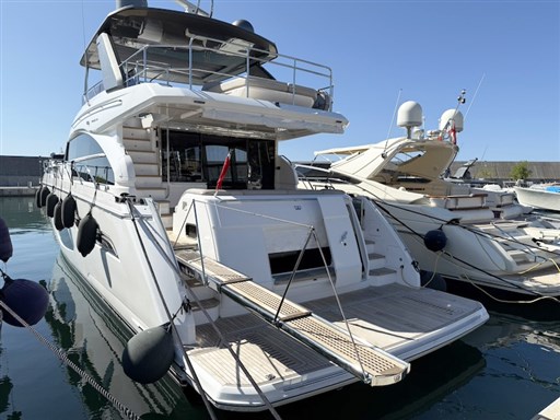 Princess Yachts F70