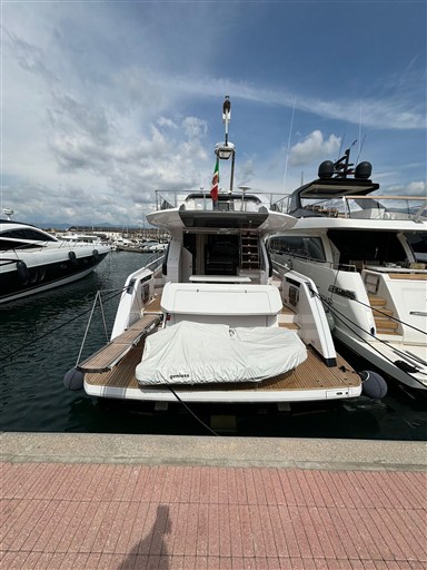 Ferretti 670