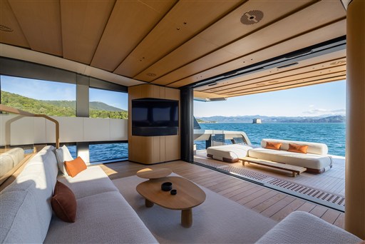 Wally_wallywhy150_Main Deck -0003