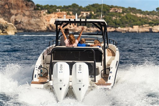 NAVAN-Lifestyle-S30-running-engines