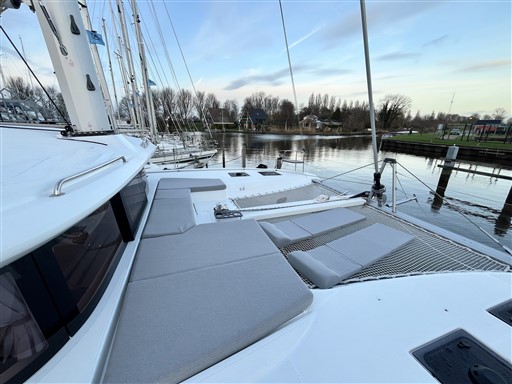 Lagoon 43