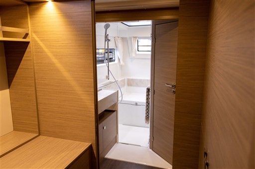 Lagoon 43