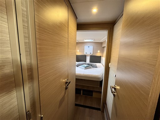 Lagoon 43