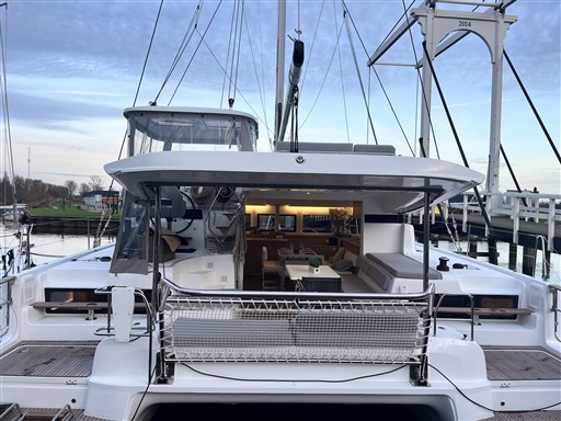 Lagoon 43