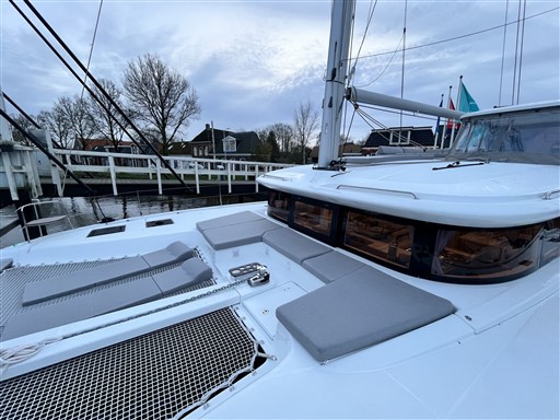 Lagoon 43