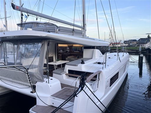 Lagoon 43
