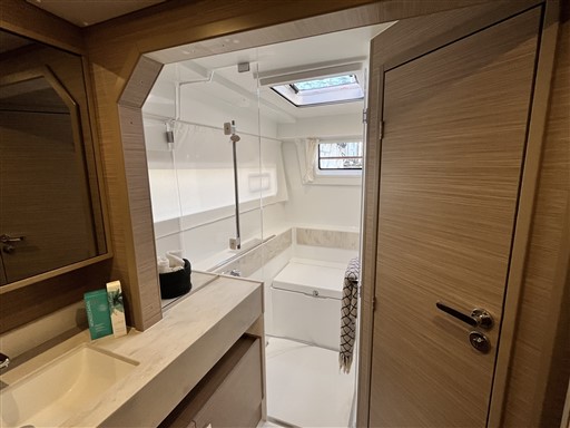 Lagoon 43