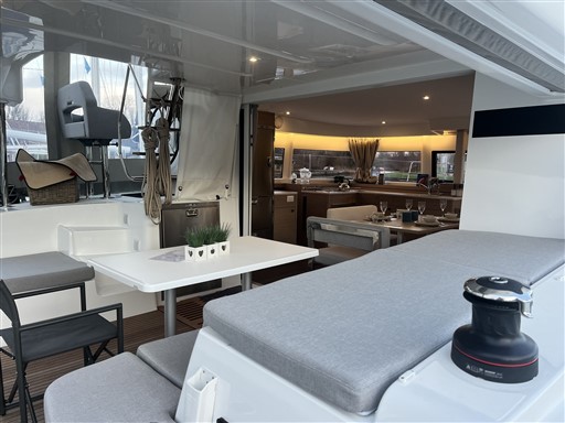 Lagoon 43