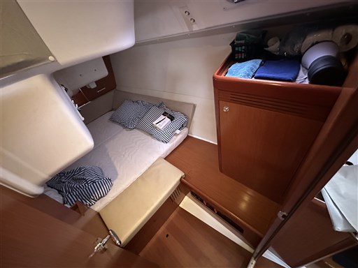 Beneteau Oceanis 37