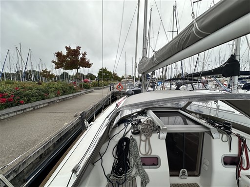 Beneteau Oceanis 37